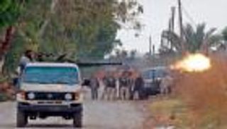 اشتباكات دامية في طرابلس والجيش الليبي يتحرك لتأمين الوسط