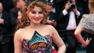 سعرها 5495 دولارا.. حقيبة «الببغاء» تجذب الأنظار في مهرجان كان