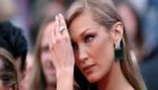 رسمة الآيلاينر تفرض سطوتها في مهرجان كان السينمائي 2025