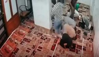 مشاجرة داخل مسجد السلام