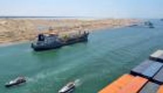 رسوم عبور السفن في قناة السويس بالجنيه.. رد حكومي حاسم