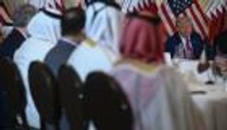 ترامب يلمح لـ«اتفاق» وشيك مع إيران