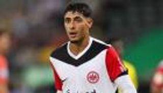 فرنسا تُناديه.. هل يُخرج شايبي من جحيم فرانكفورت؟