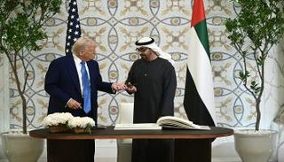 الشيخ محمد بن زايد آل نهيان رئيس دولة الإمارات ونظيره الأمريكي دونالد ترامب