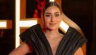 أمينة خليل ترافق مصورا في مهرجان «كان».. حب جديد؟