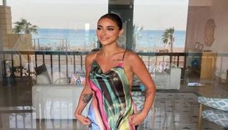 آية سماحة تحتفل بمرور خمس سنوات على زواجها