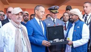 زيارة وفد مغربي لجناح الإمارات في موسم طانطان الثقافي