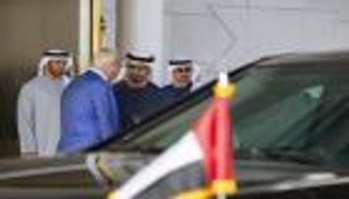 ترامب يختتم زيارته للإمارات.. ومحمد بن زايد في مقدمة مودعيه