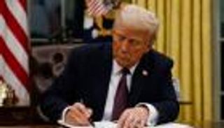 مقاتلات خارقة.. ترامب يريد «إف-22 سوبر» و«إف-55»