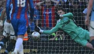 دين هندرسون حارس كريستال بالاس