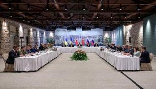 اجتماع لمحادثات السلام الأوكرانية الروسية في قصر دولما بإسطنبول