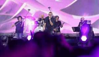 عمرو دياب في حفل الجامعة الأمريكية بالقاهرة