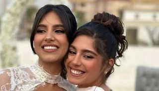 مايان السيد وشقيقتها 