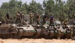 دبابات إسرائيلية في محيط غزة