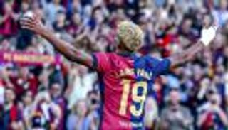 استعدادا للنهائي.. نجم مانشستر يونايتد يقلد لامين يامال (فيديو)