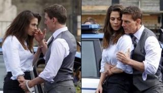 توم كروز وهايلي أتويل