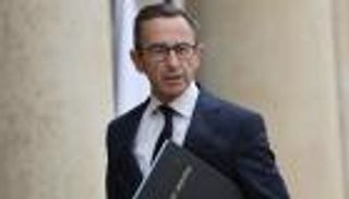 نخبة فرنسا «تنتفض» ضد مخطط «أخونتها».. مخاوف ومطالب بالحظر