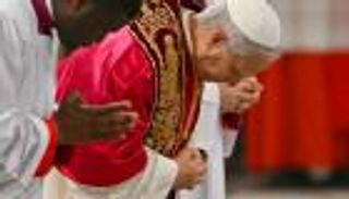 وساطة محتملة بين روسيا وأوكرانيا..«اختبار مبكر» لبابا الفاتيكان الجديد