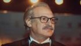 تمهيدا لإطلاق سراحه خلال الساعات القادمة.. نقل المخرج عمر زهران إلى قسم الدقي