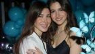 ابنة نانسي عجرم تخطف الأنظار بجمالها.. أطول من والدتها