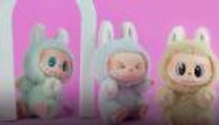 دمية «لابوبو» تكتسح الأسواق العالمية وتواجه انتقادات بسبب النسخ المقلدة