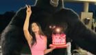 بطريقة خاصة جدا.. أسماء جلال تحتفل بعيد ميلادها الـ30 (فيديو)