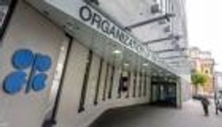 أسعار النفط تهبط بأكثر من 1% بعد تقرير عن مناقشة «أوبك+» زيادة الإنتاج