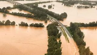 فيضانات إندونيسيا