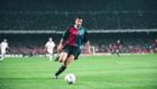 لويس فيغو «خائن».. اتهام يتجدد بعد ربع قرن