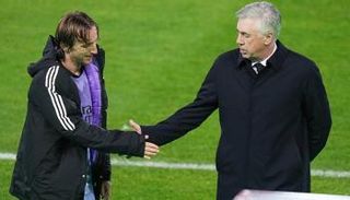 لوكا مودريتش وكارلو أنشيلوتي