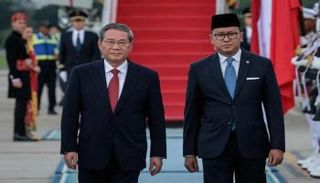 جانب من زيارة رئيس مجلس الدولة الصيني لإندونيسيا