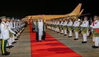 جانب من لحظات وصول الشيخ سعود بن صقر القاسمي إلى كوالالمبور