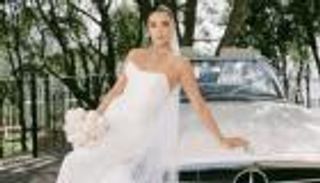 فستان زفاف ستيفاني عطالله.. إطلالة أوروبية كلاسيكية (صور)