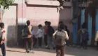 إحالة مديرة مدرسة مصرية إلى المحاكمة بعد تعديها بالحذاء على 3 تلاميذ