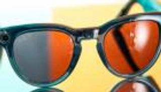 حقبة الهوس التكنولوجي.. «أبل» تطور نظارات مزودة بكاميرات وميكروفونات