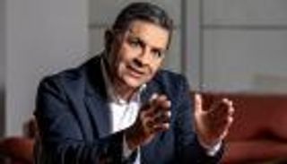 كولومبيا تعين أول سفير لها بفلسطين.. دبلوماسي بدرجة «ثائر»