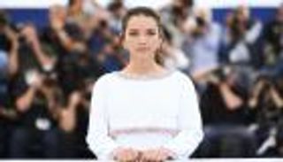 لينا خودري تروي تفاصيل «تبرير» نشأتها في فرنسا لأجل الجنسية