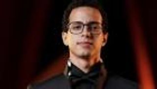 «كرم من ربنا ودعاء أمي».. طه دسوقي يتأثر بتكريمه من الجمهور
