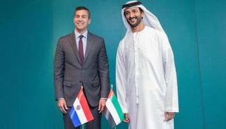 رئيس جمهورية الباراغواي ووزير الاقتصاد الإماراتي