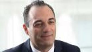 من «فيات» إلى «ستيلانتيس».. «أنطونيو فيلوسا» يقود مستقبل صناعة السيارات