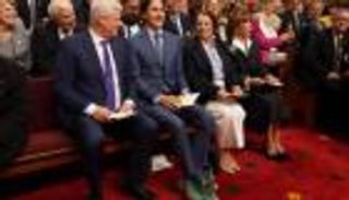 حذاء ترودو يثير الجدل في &laquo;حضرة الملك&raquo;