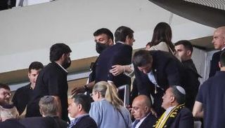 جانب من عملية إجلاء الرئيس الإسرائيلي 