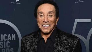  المغني الأمريكي سموكي روبنسون