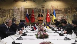 رئيس تركيا رجب طيب إردوغان يرحب بوفدي روسيا وأوكرانيا في محادثات عام 2022