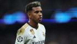 القرار لتشابي.. رودريغو يتمسك بريال مدريد