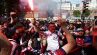 اشتباكات بين جماهير إنتر وباريس قبل نهائي «الأبطال» (فيديو)