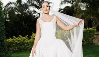 فستان أمينة خليل