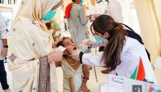 عيادات إماراتية متنقلة تجوب قرى باكستان