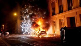 الشغب يفسد احتفالات جماهير باريس سان جيرمان