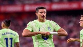 روبرت ليفاندوفسكي مهاجم برشلونة